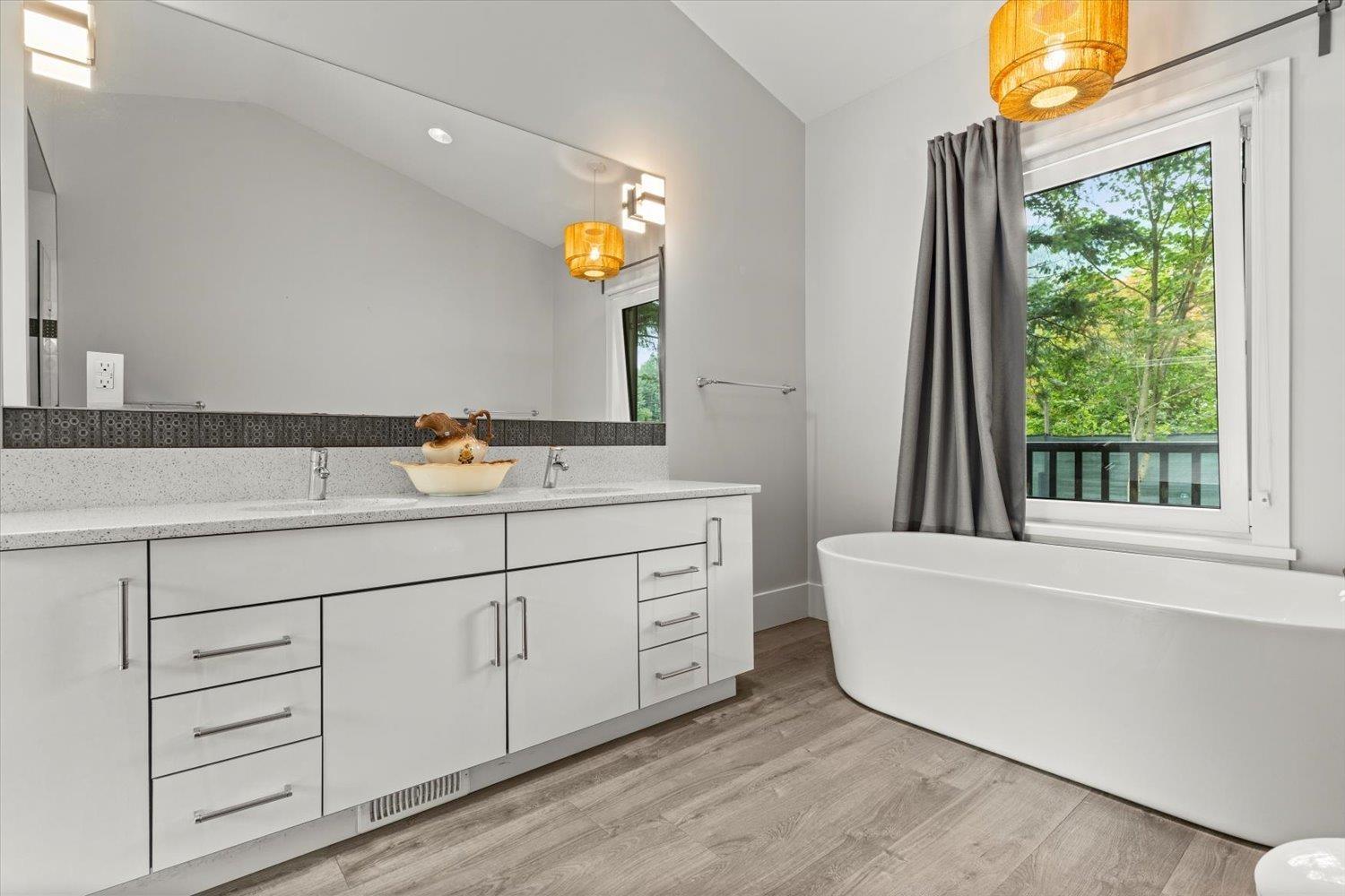1185 COLUMBIA VALLEY ROAD, Columbia Valley, Columbia Valley