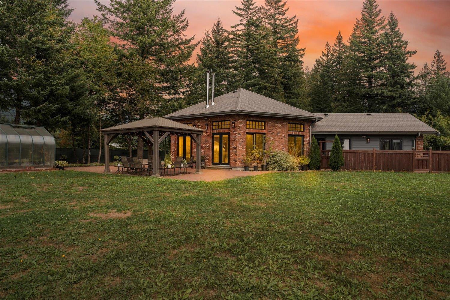 1185 COLUMBIA VALLEY ROAD, Columbia Valley, Columbia Valley