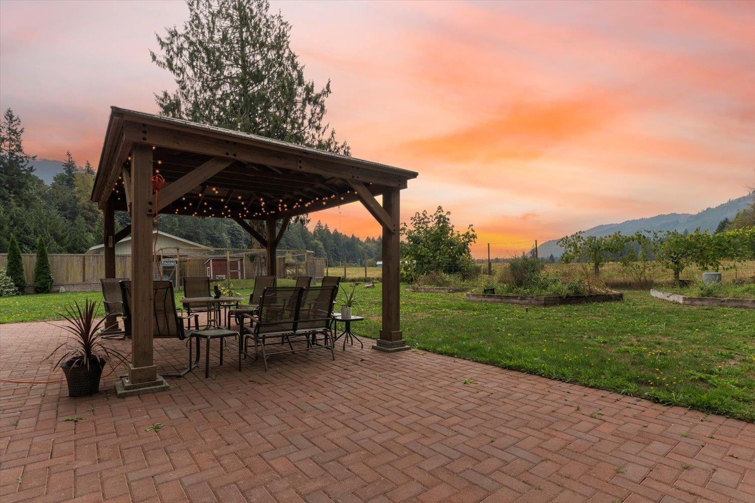 1185 COLUMBIA VALLEY ROAD, Columbia Valley, Columbia Valley