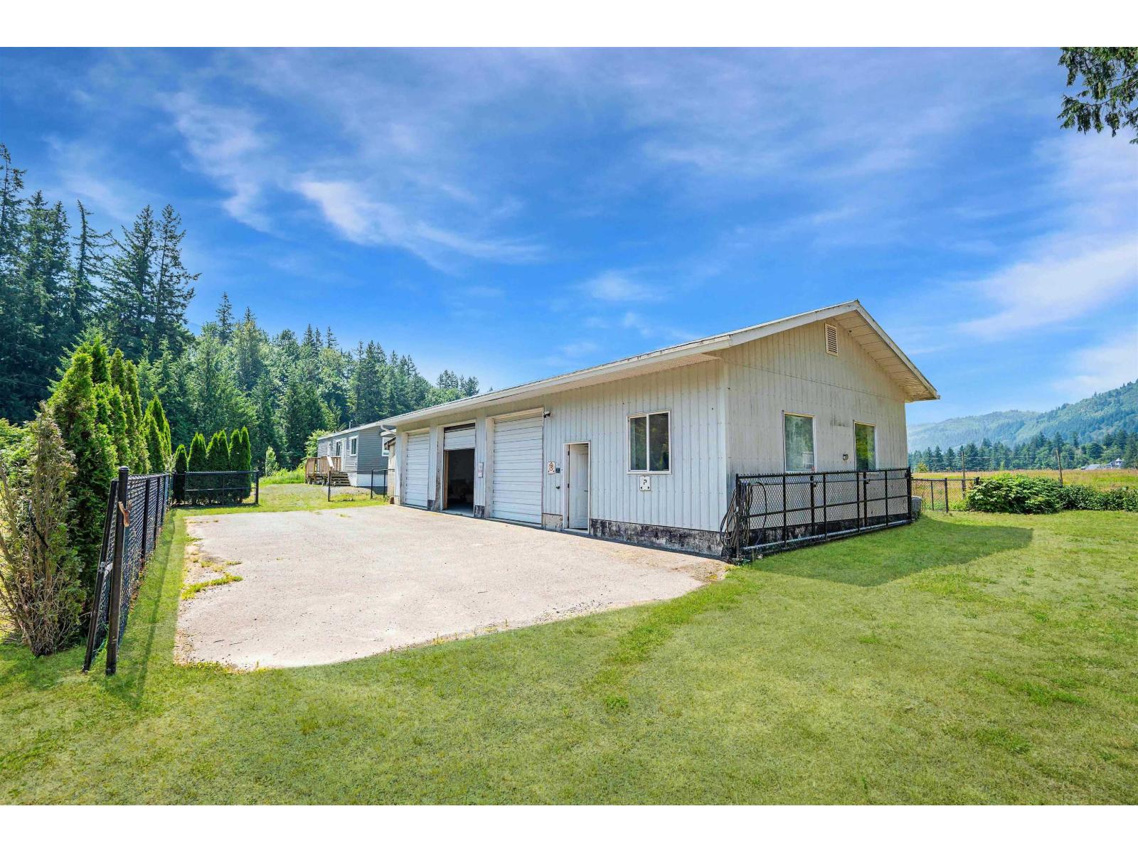 1185 COLUMBIA VALLEY ROAD, Columbia Valley, Columbia Valley