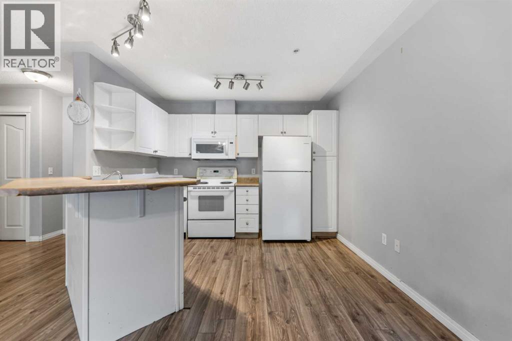 Single Family House for Sale in   Rocky Vista Park NW Rocky Ridge Calgary 