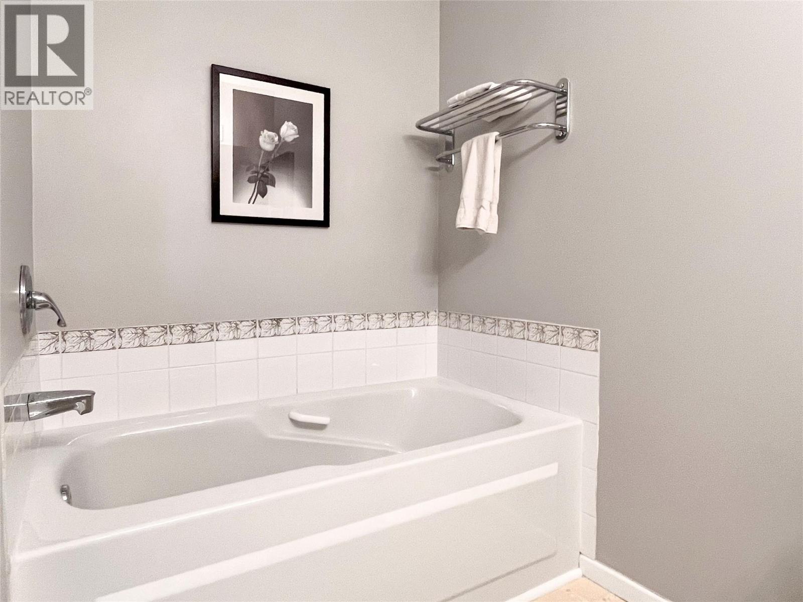 308 940 Glenwood Avenue, Kelowna
