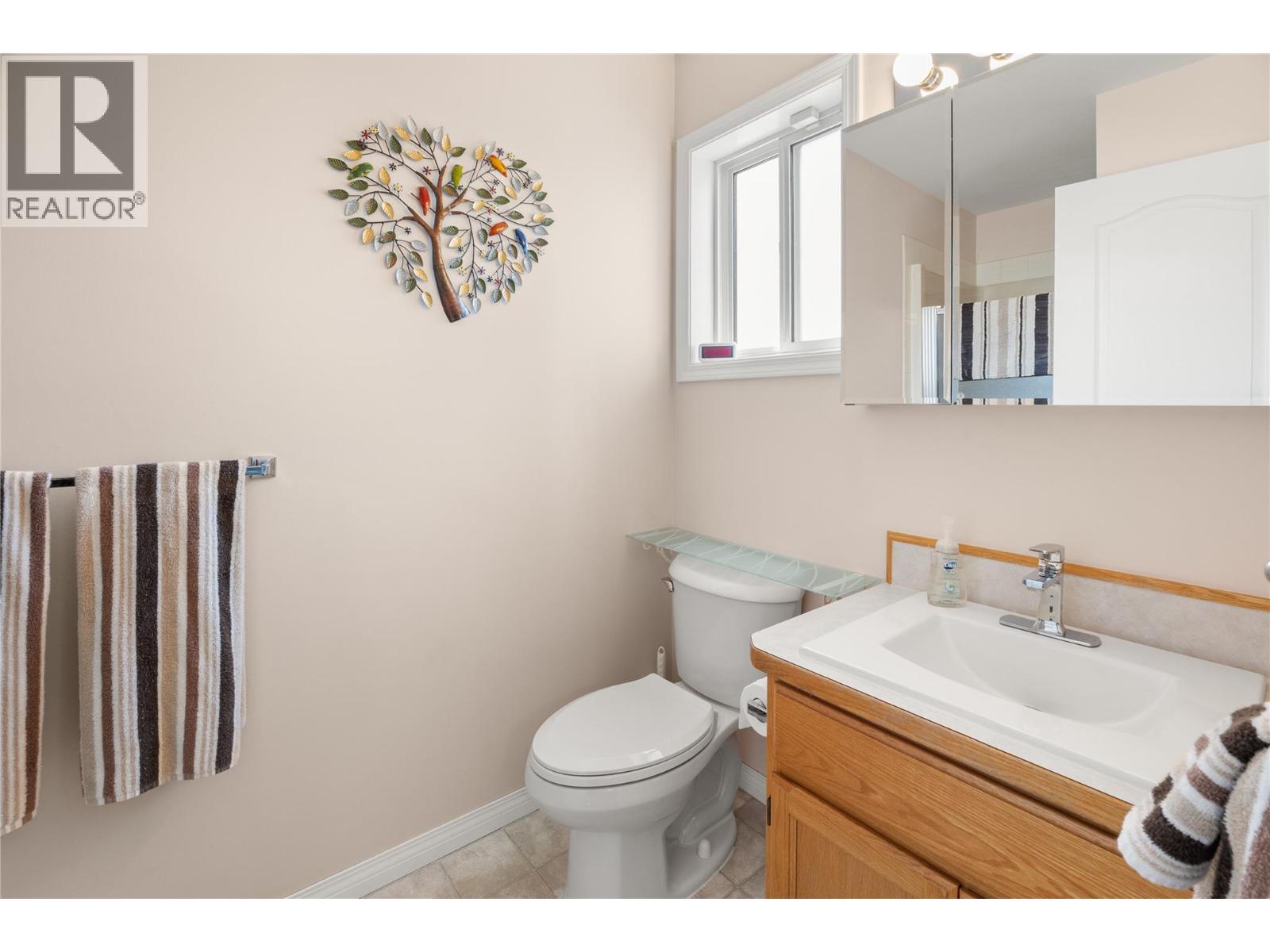 40 3096 South Main Street, Penticton