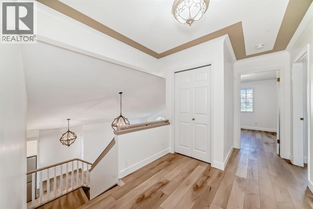 Single Family House for Sale in  Signature Close SW Signal Hill Calgary 