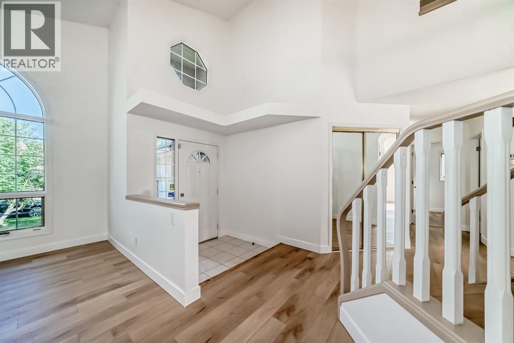 Single Family House for Sale in  Signature Close SW Signal Hill Calgary 