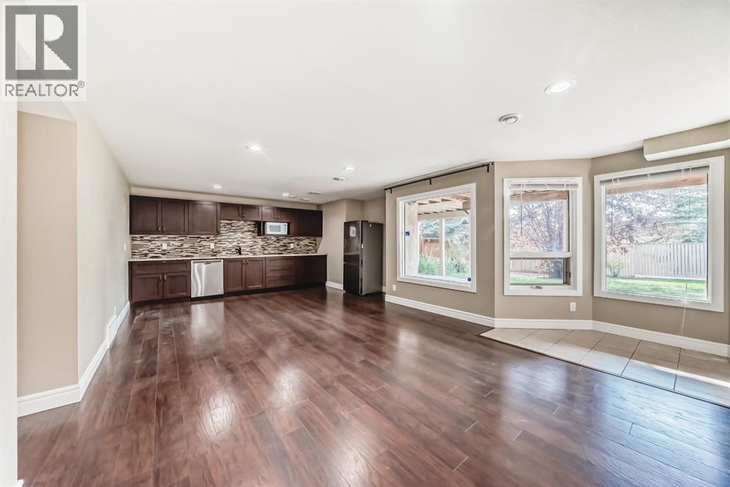 Single Family House for Sale in  Signature Close SW Signal Hill Calgary 