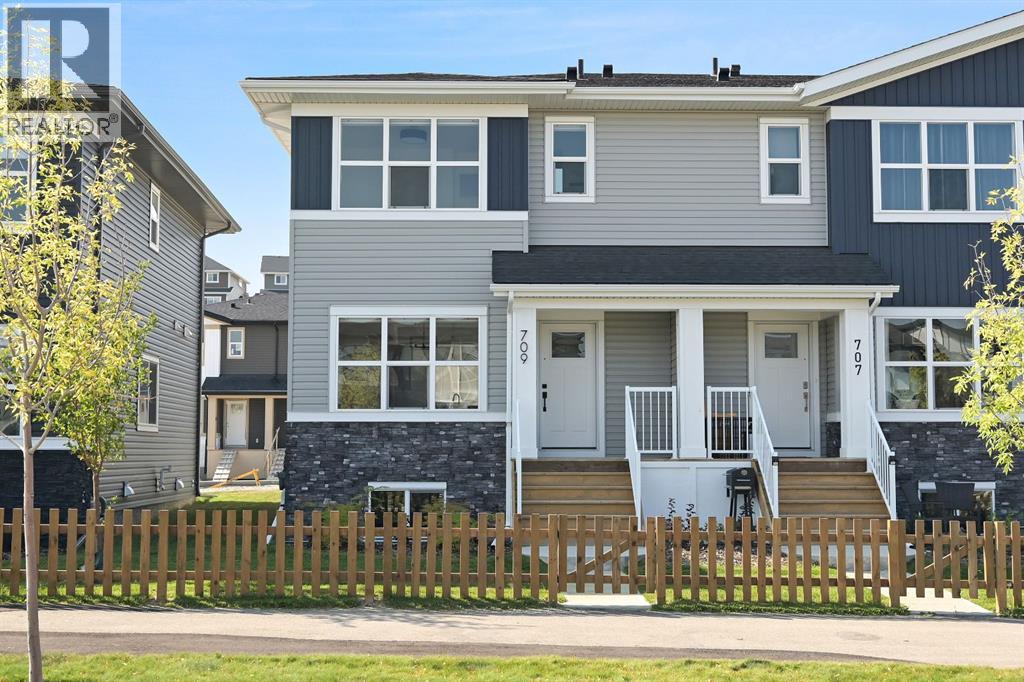 525 River Heights Drive, Cochrane