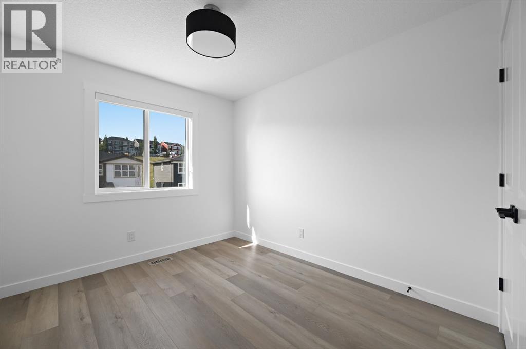 525 River Heights Drive, Cochrane