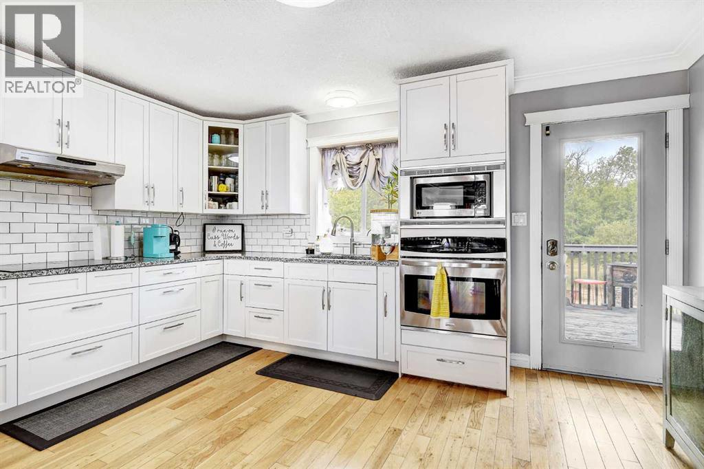 1101 Redlow Drive - Photo 3 of 45, Beaverlodge, Alberta