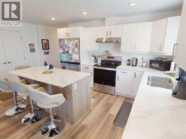 B4-6900 BURNABY STREET, Powell River