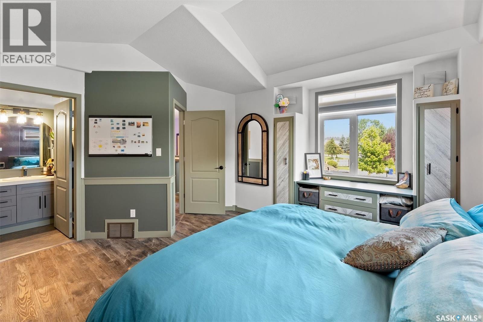 Single Family House 2 Level for Sale in   Heritage GREEN Saskatoon 