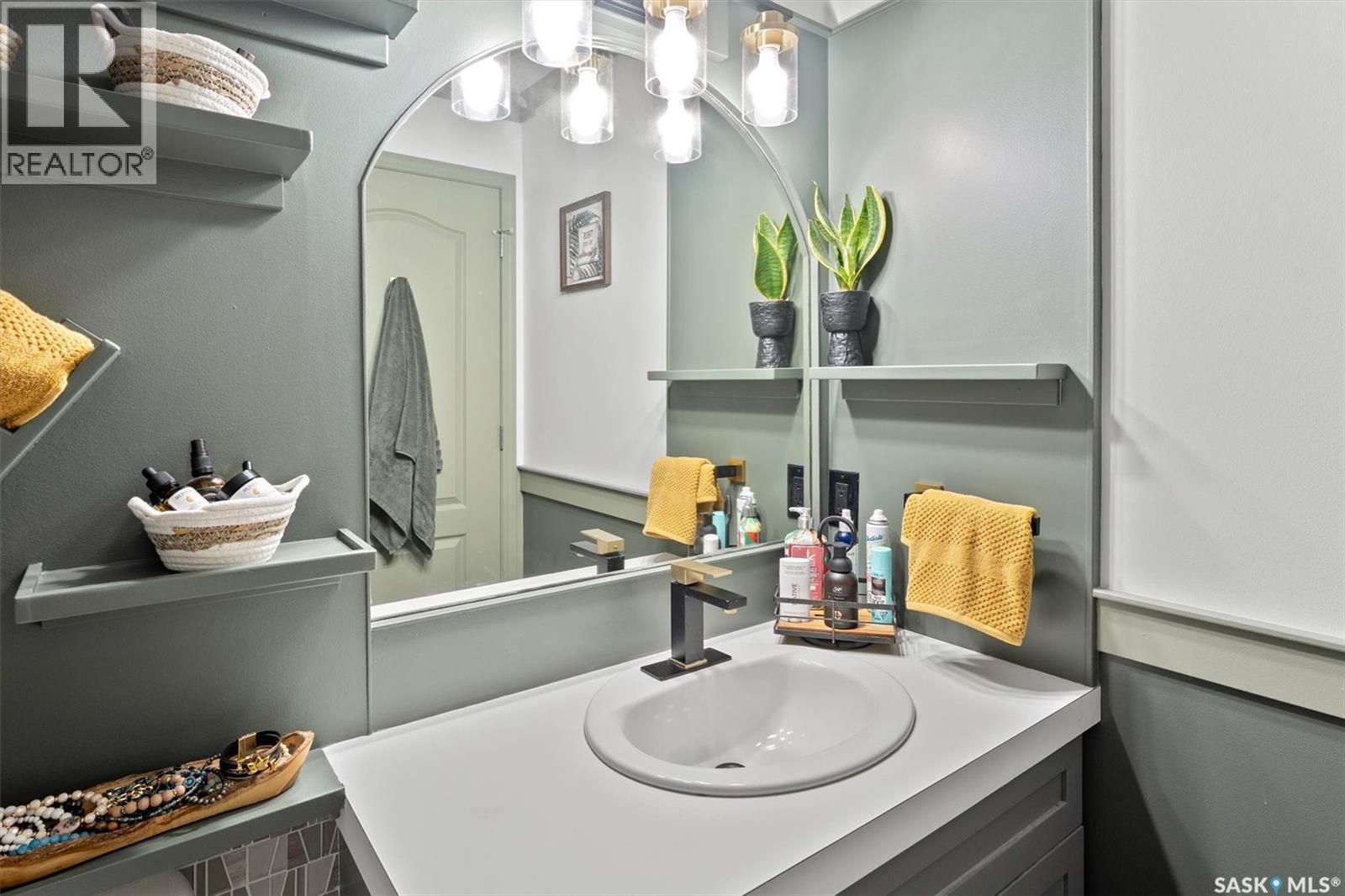 Single Family House 2 Level for Sale in   Heritage GREEN Saskatoon 