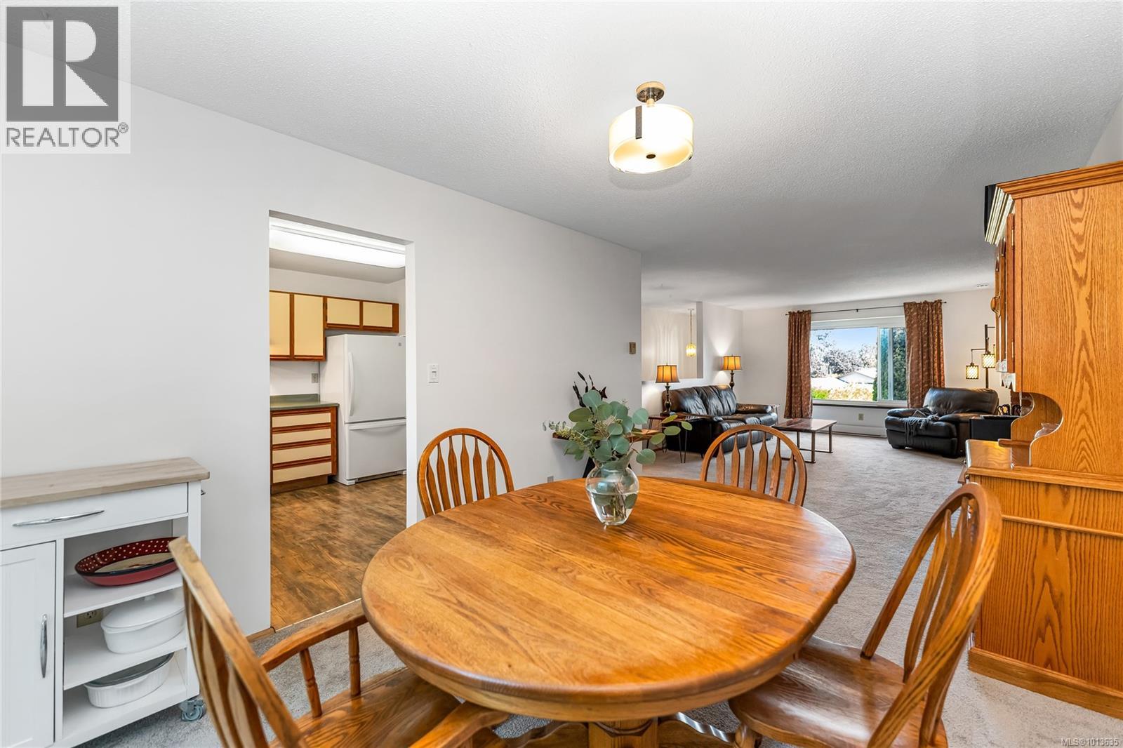 7678 Grieve Cres, Central Saanich