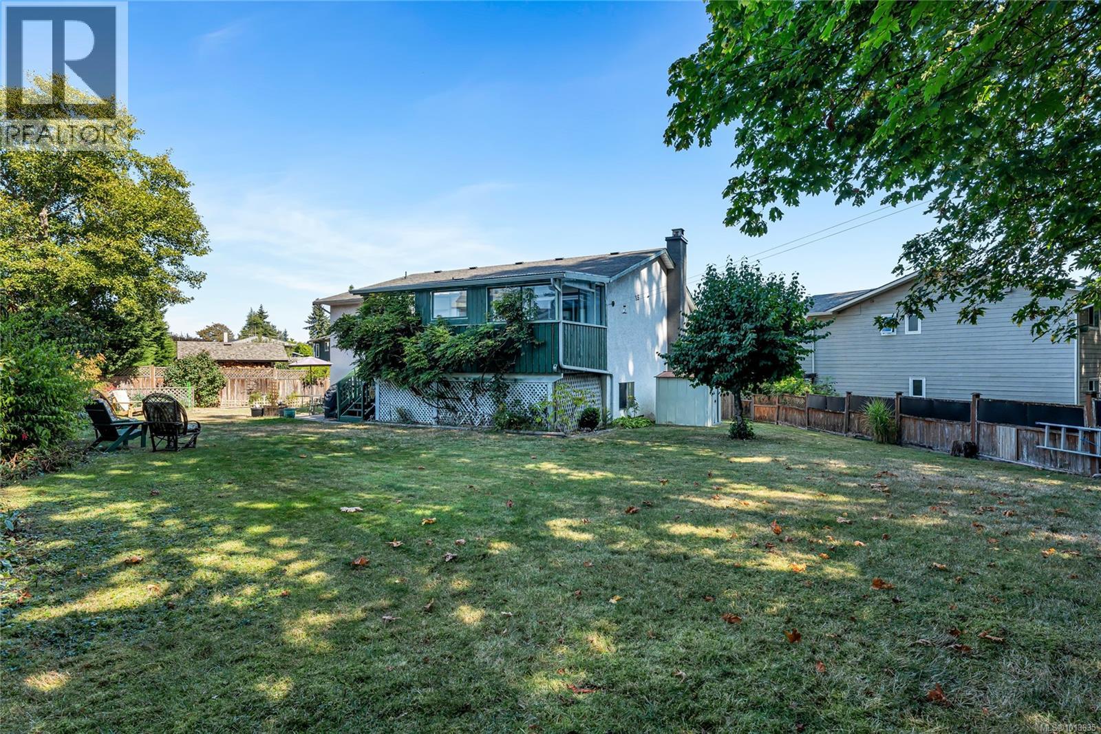 7678 Grieve Cres, Central Saanich