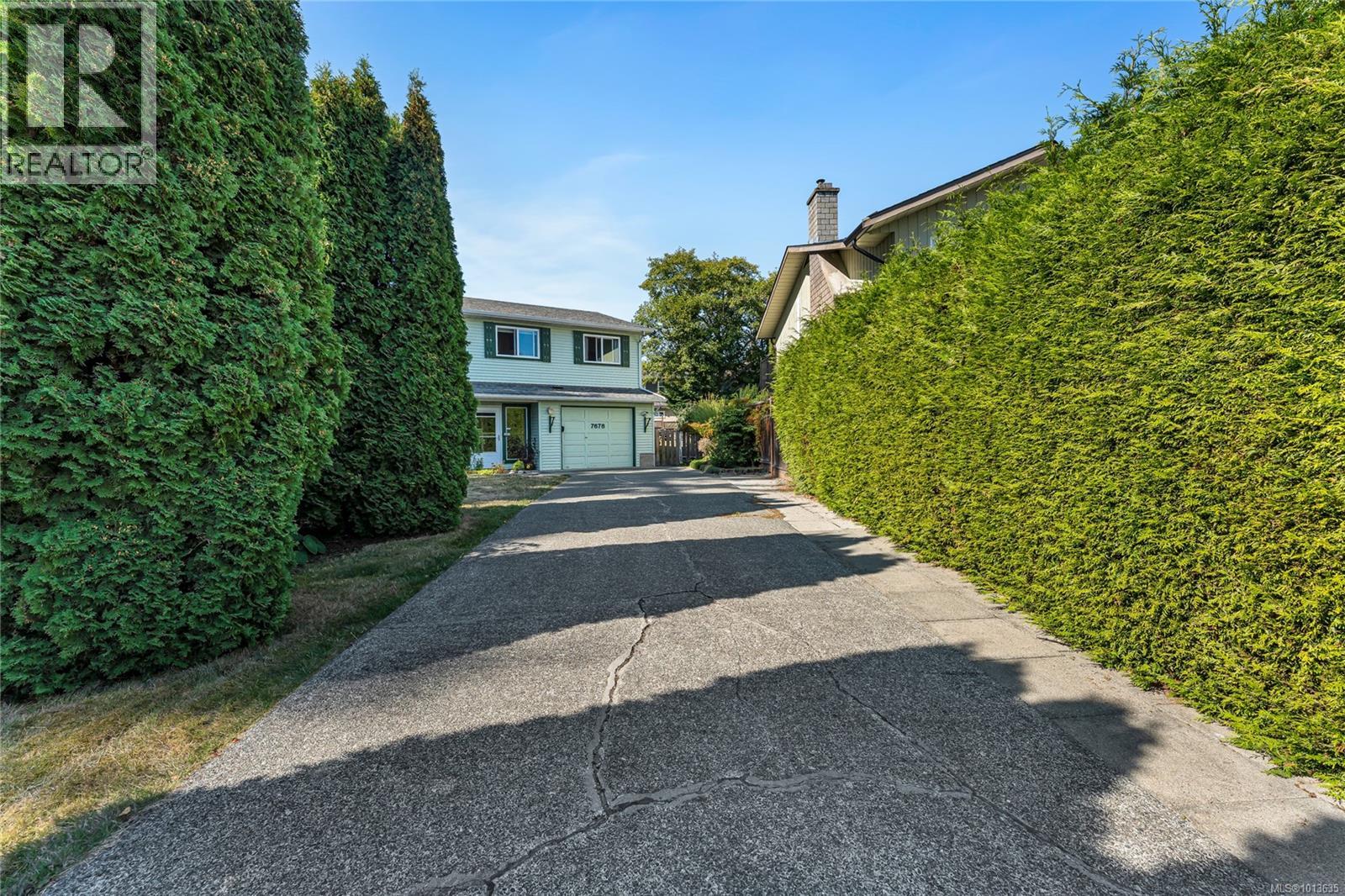 7678 Grieve Cres, Central Saanich