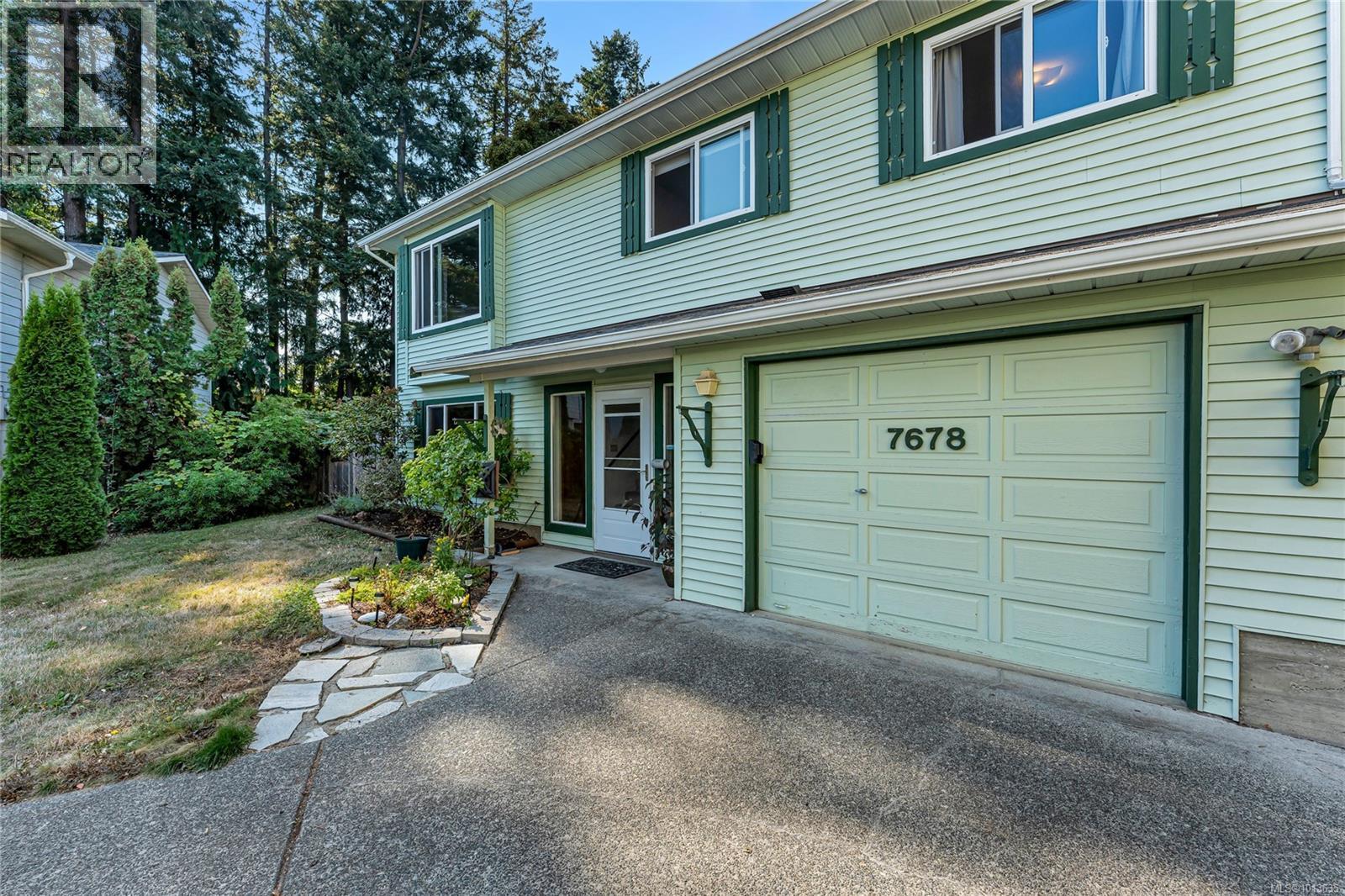 7678 Grieve Cres, Central Saanich