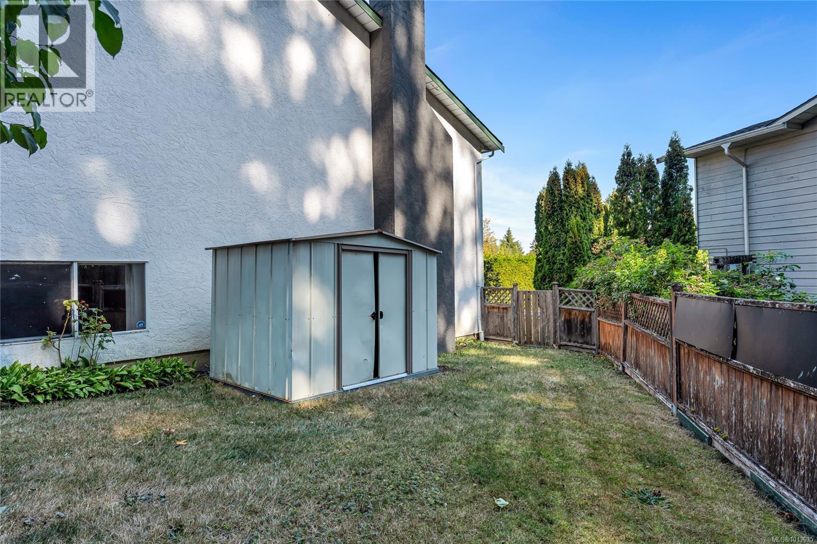 7678 Grieve Cres, Central Saanich
