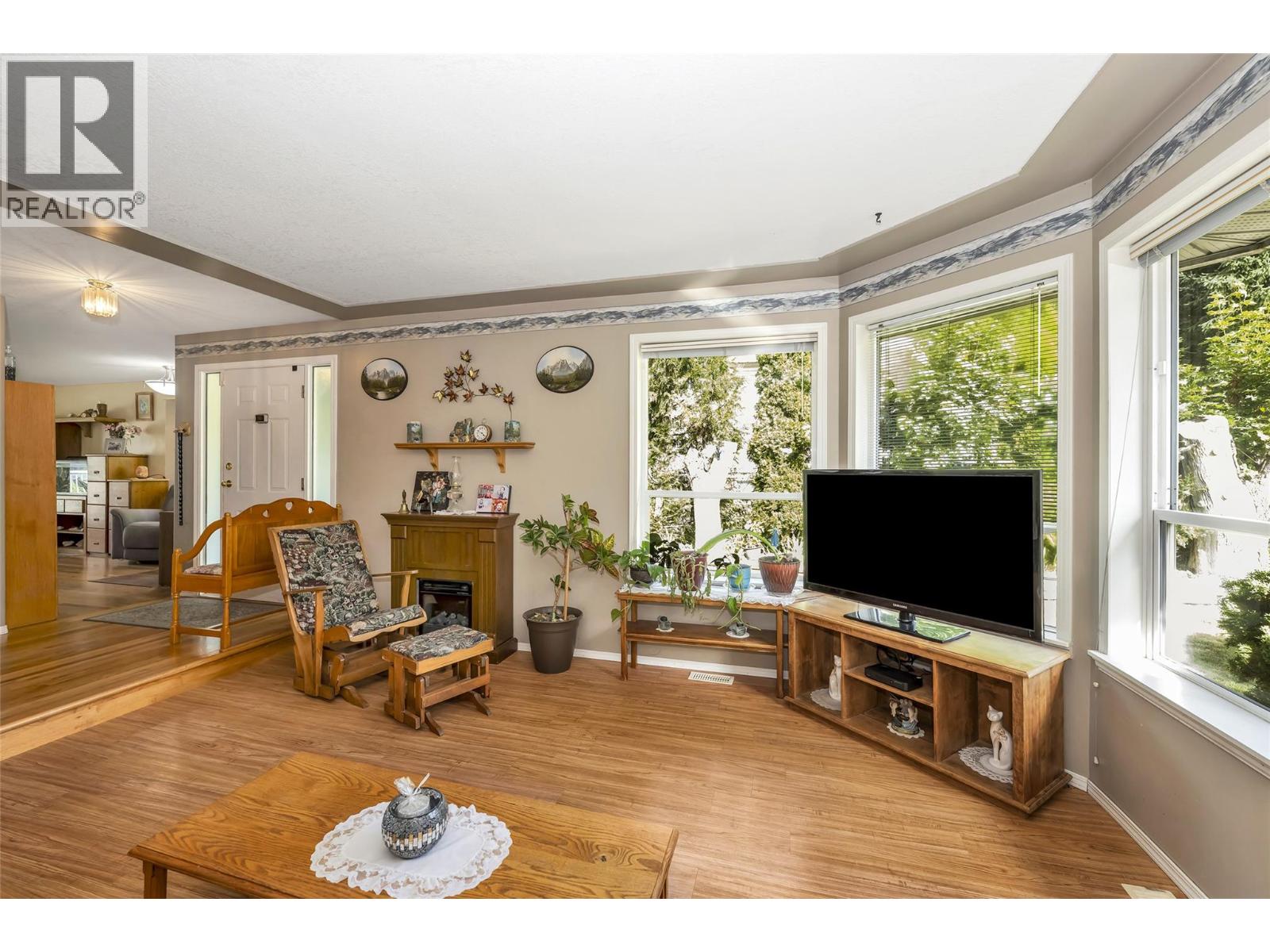 2260 Wilson Avenue, Armstrong