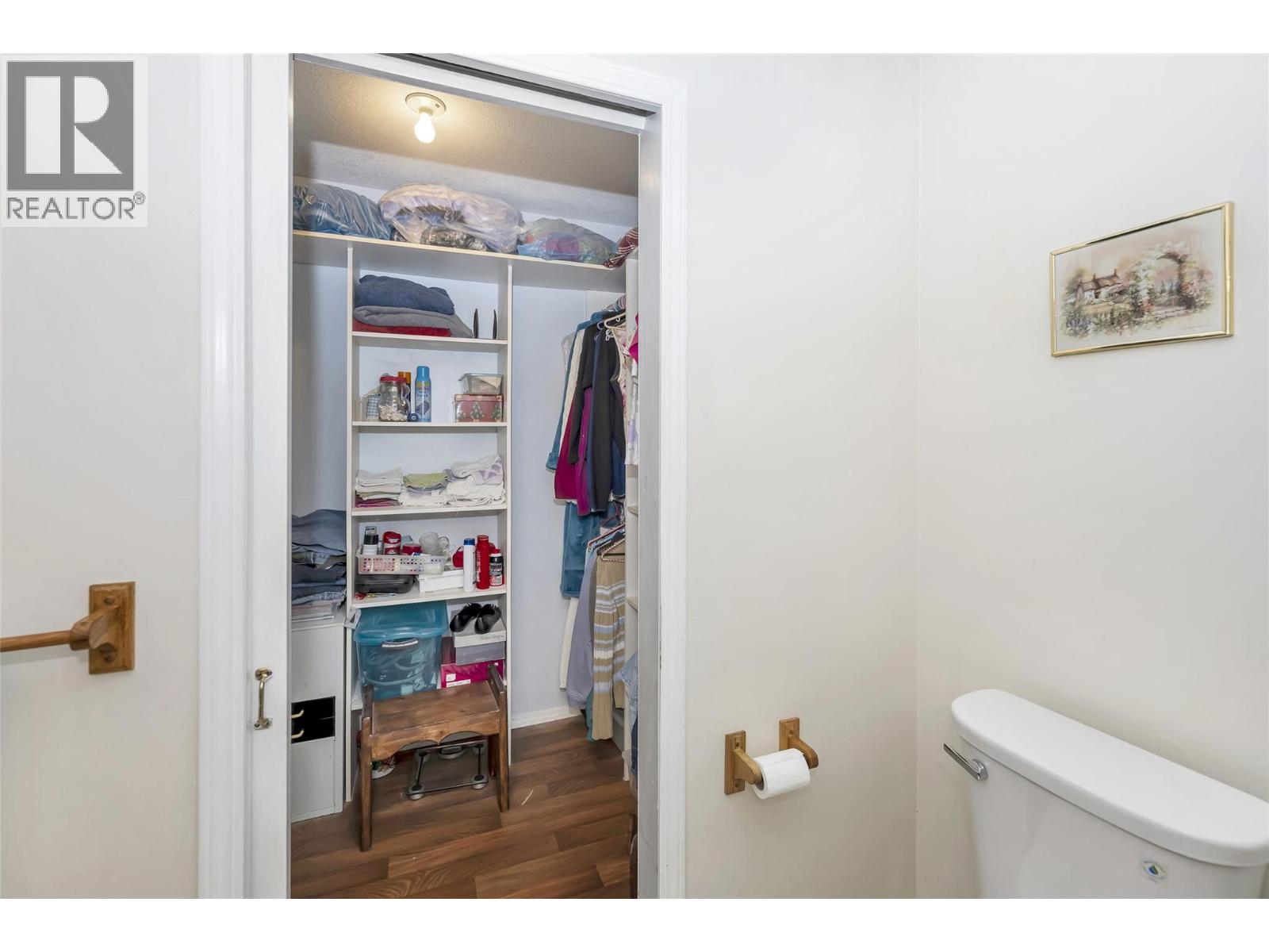 2260 Wilson Avenue, Armstrong