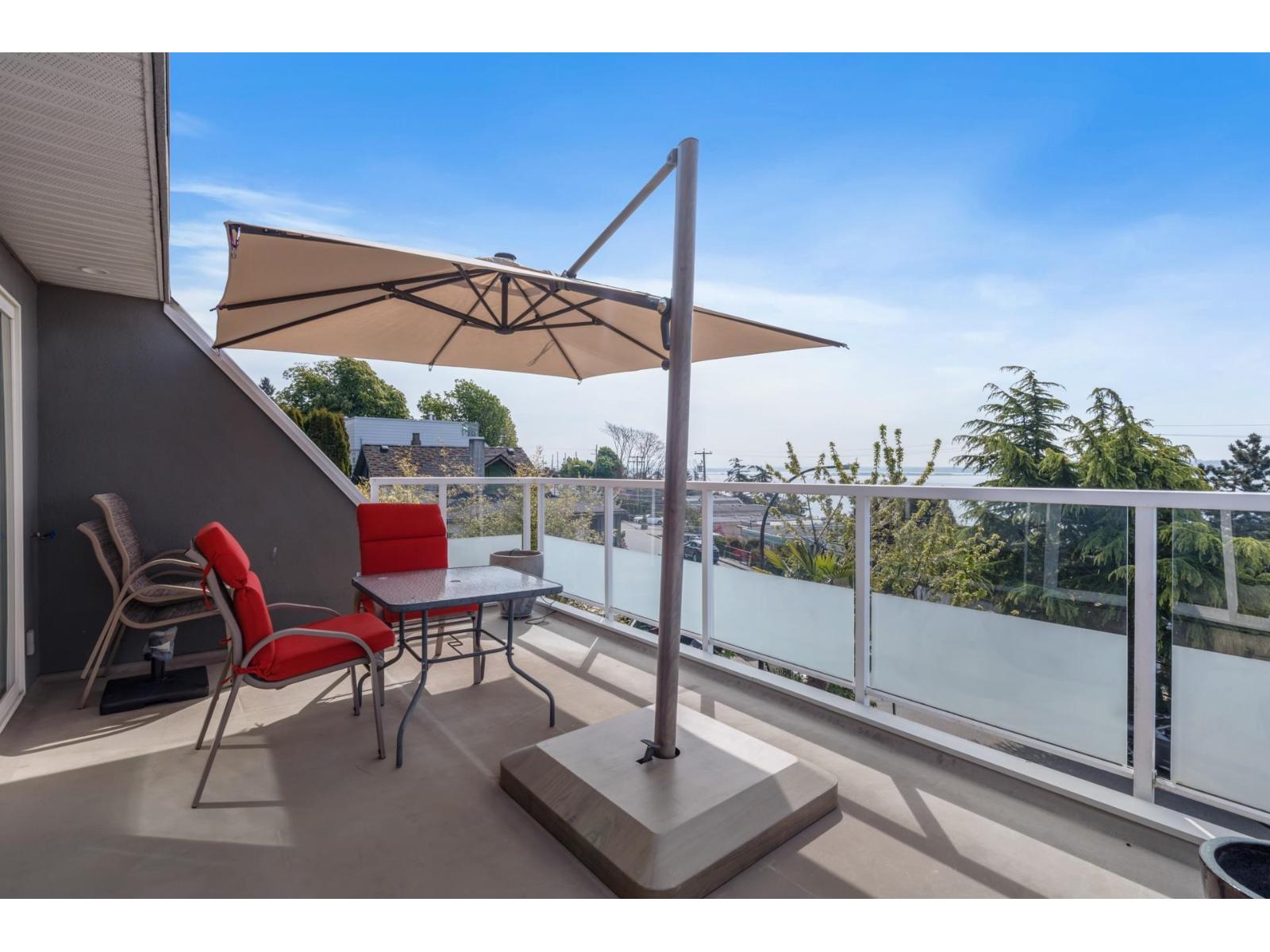 15145 VICTORIA AVENUE, White Rock