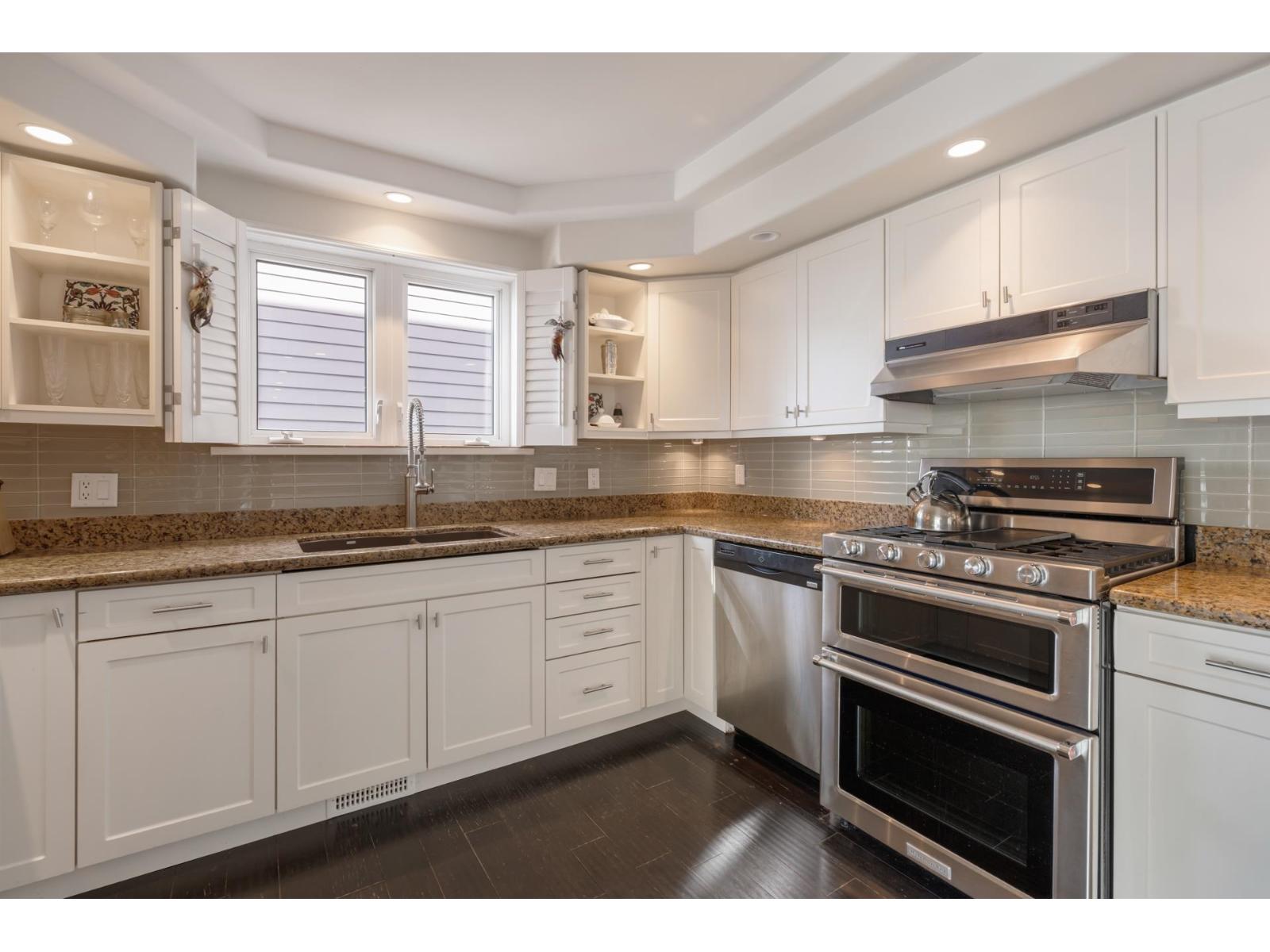 15145 VICTORIA AVENUE, White Rock