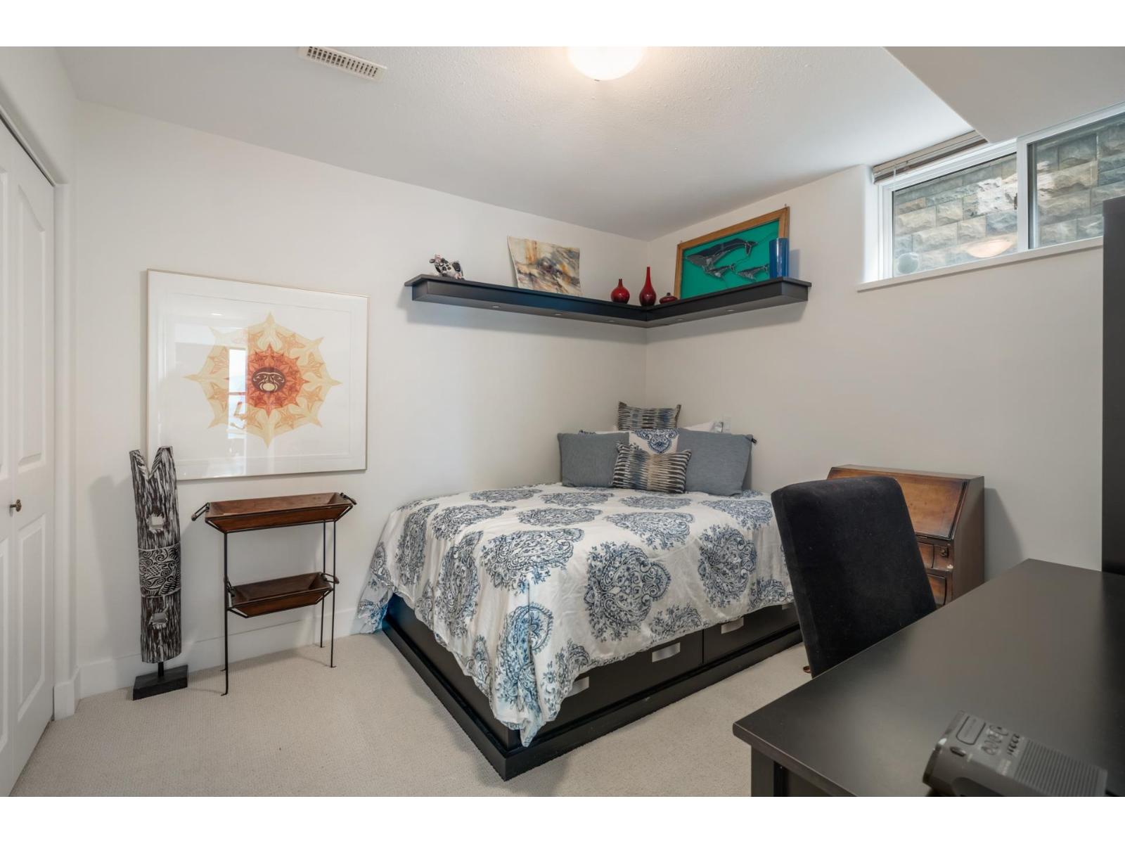 15145 VICTORIA AVENUE, White Rock