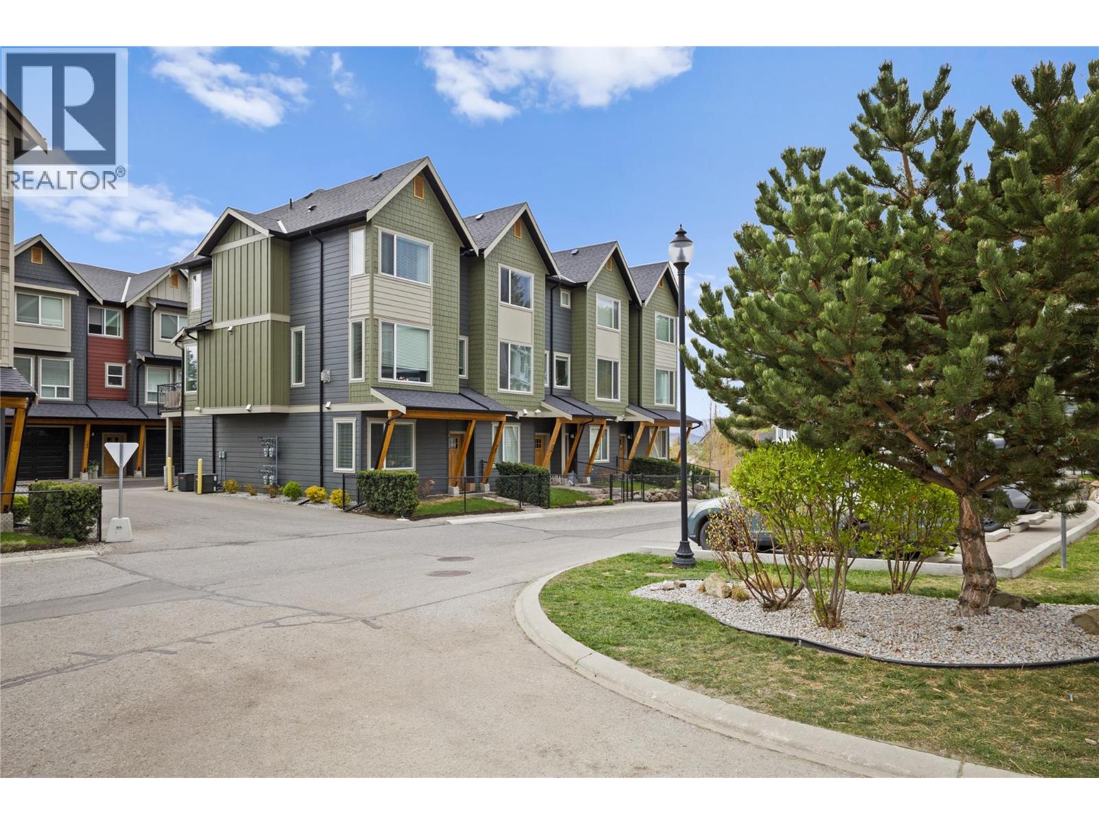 24 2490 Tuscany Drive, West Kelowna
