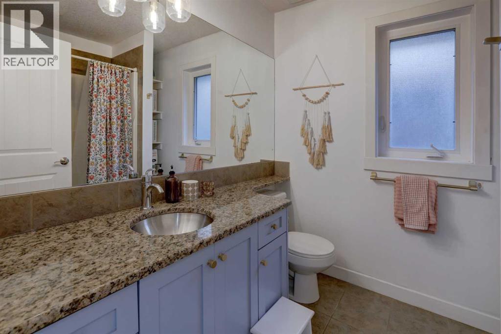 Single Family House for Sale in   Avenue NW Bowness Calgary 