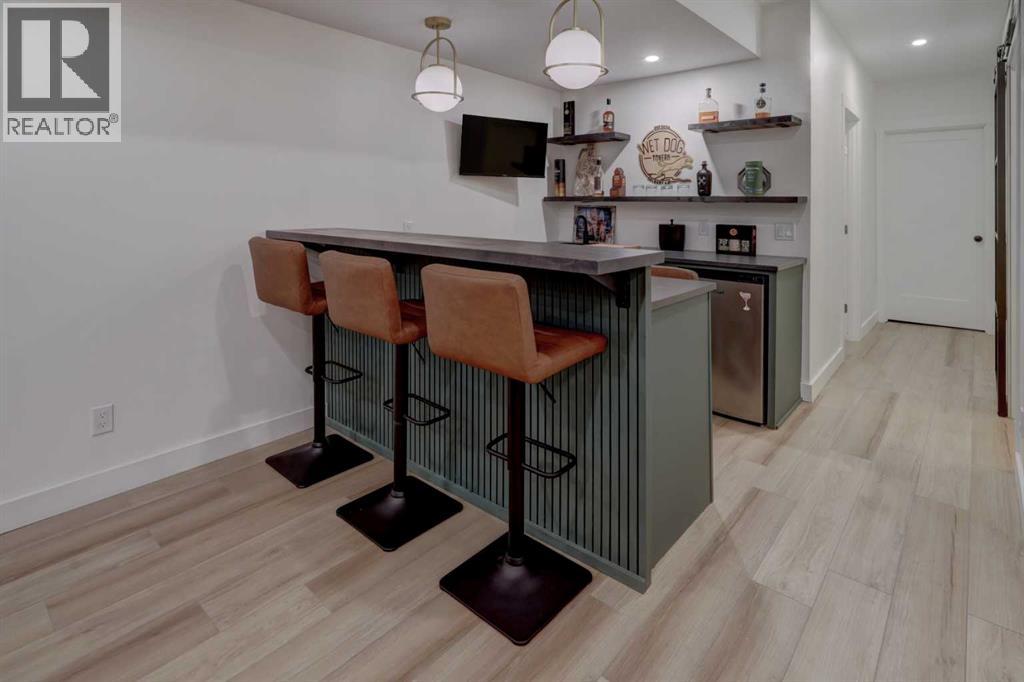 Single Family House for Sale in   Avenue NW Bowness Calgary 