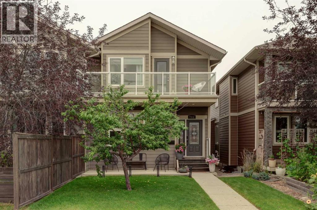 Single Family House for Sale in   Avenue NW Bowness Calgary 