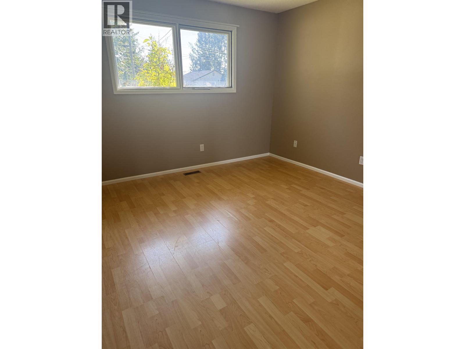 417 CENTENNIAL DRIVE, Mackenzie