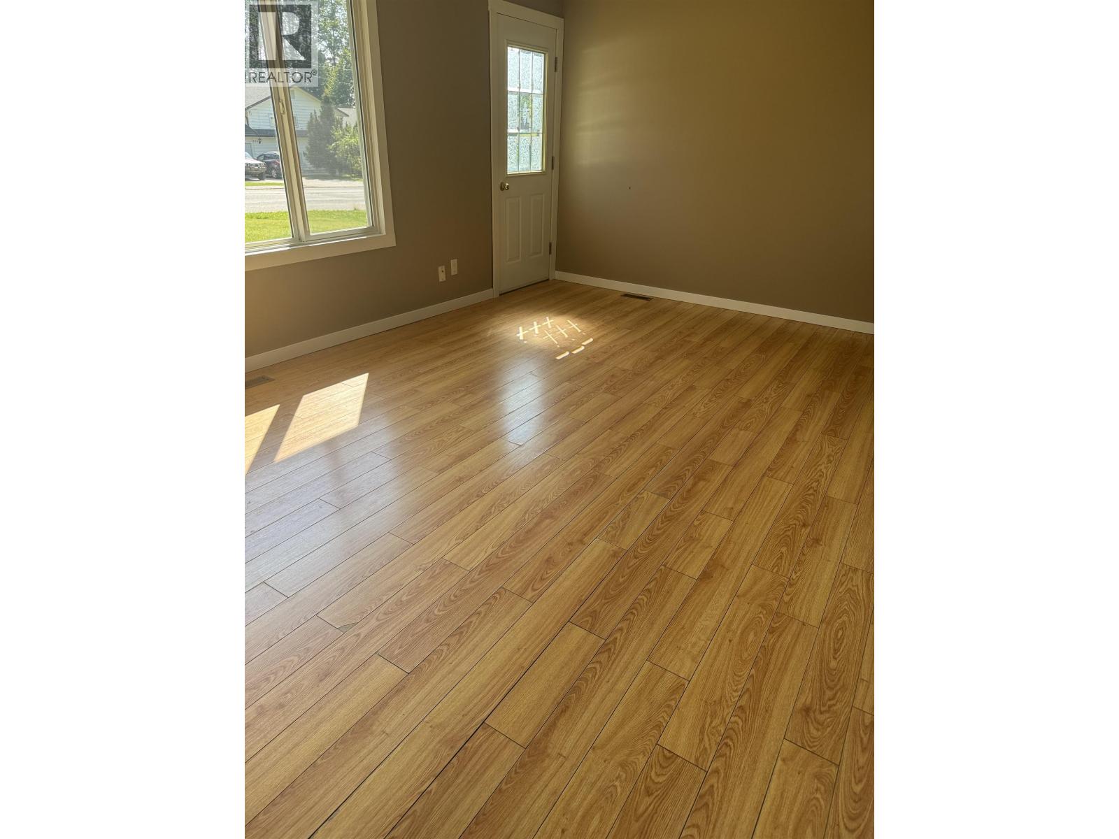 417 CENTENNIAL DRIVE, Mackenzie