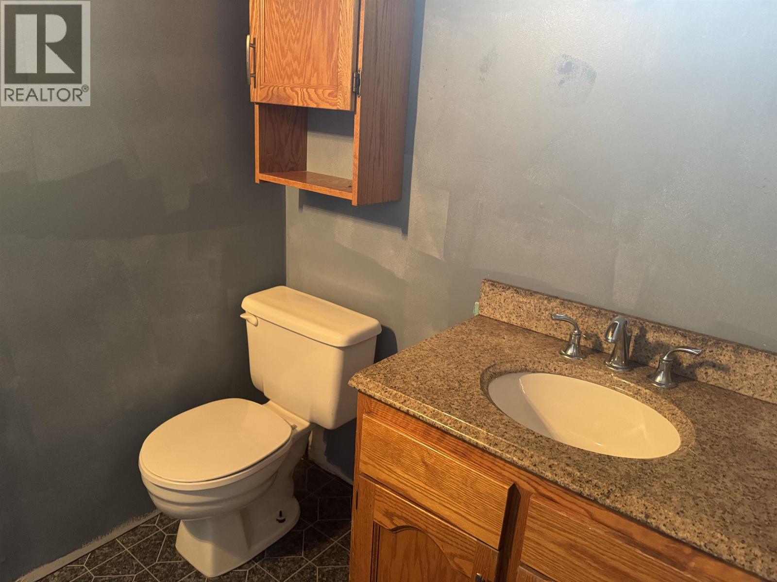 417 CENTENNIAL DRIVE, Mackenzie