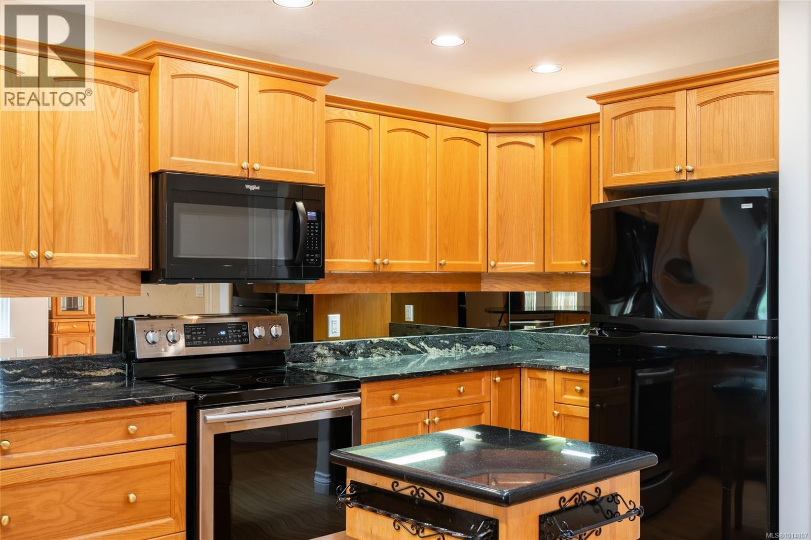 133 Hamilton Ave, Parksville