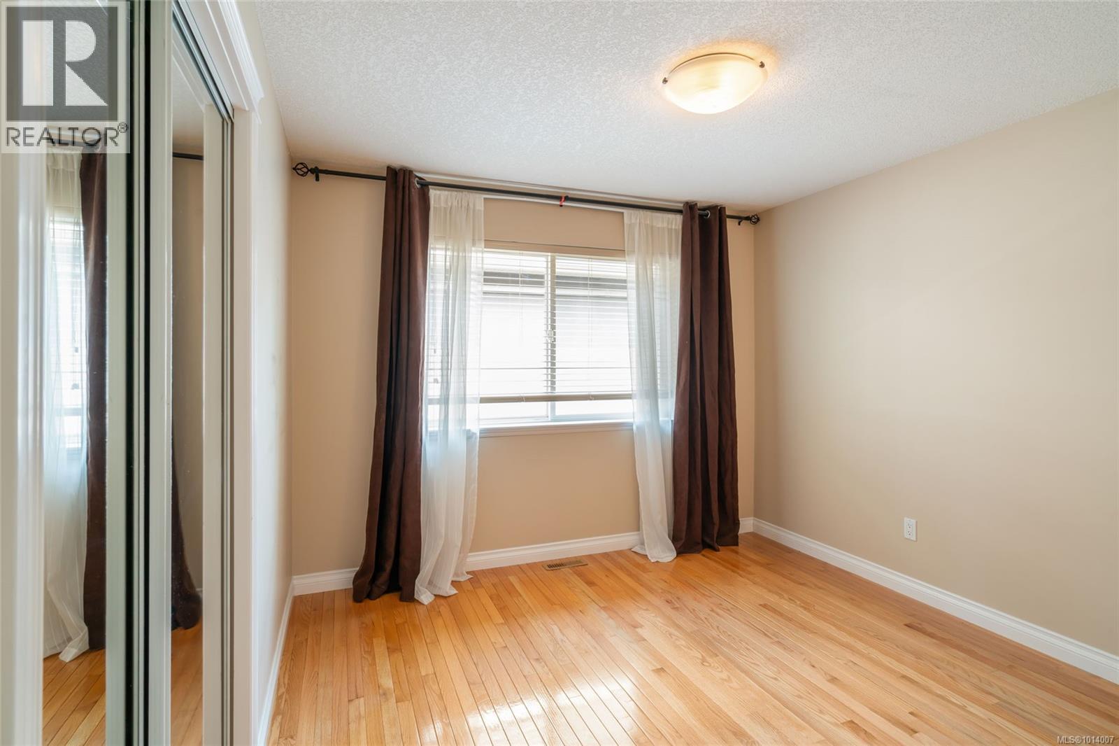 133 Hamilton Ave, Parksville