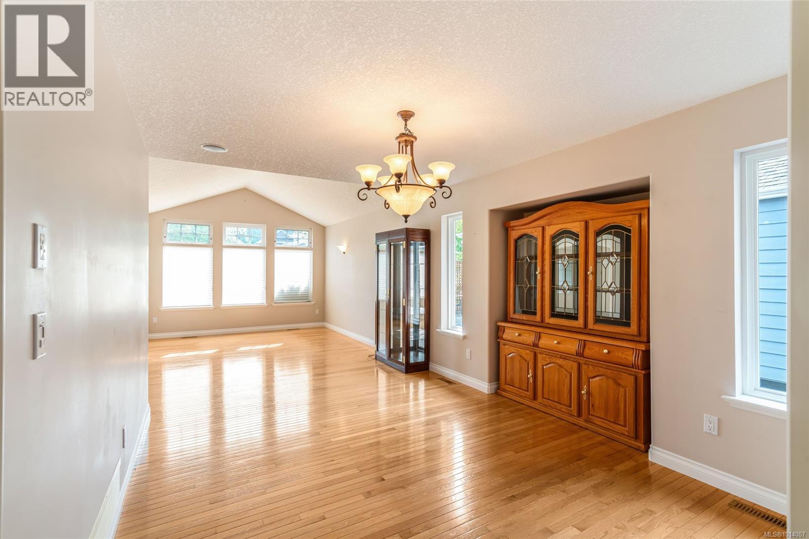 133 Hamilton Ave, Parksville