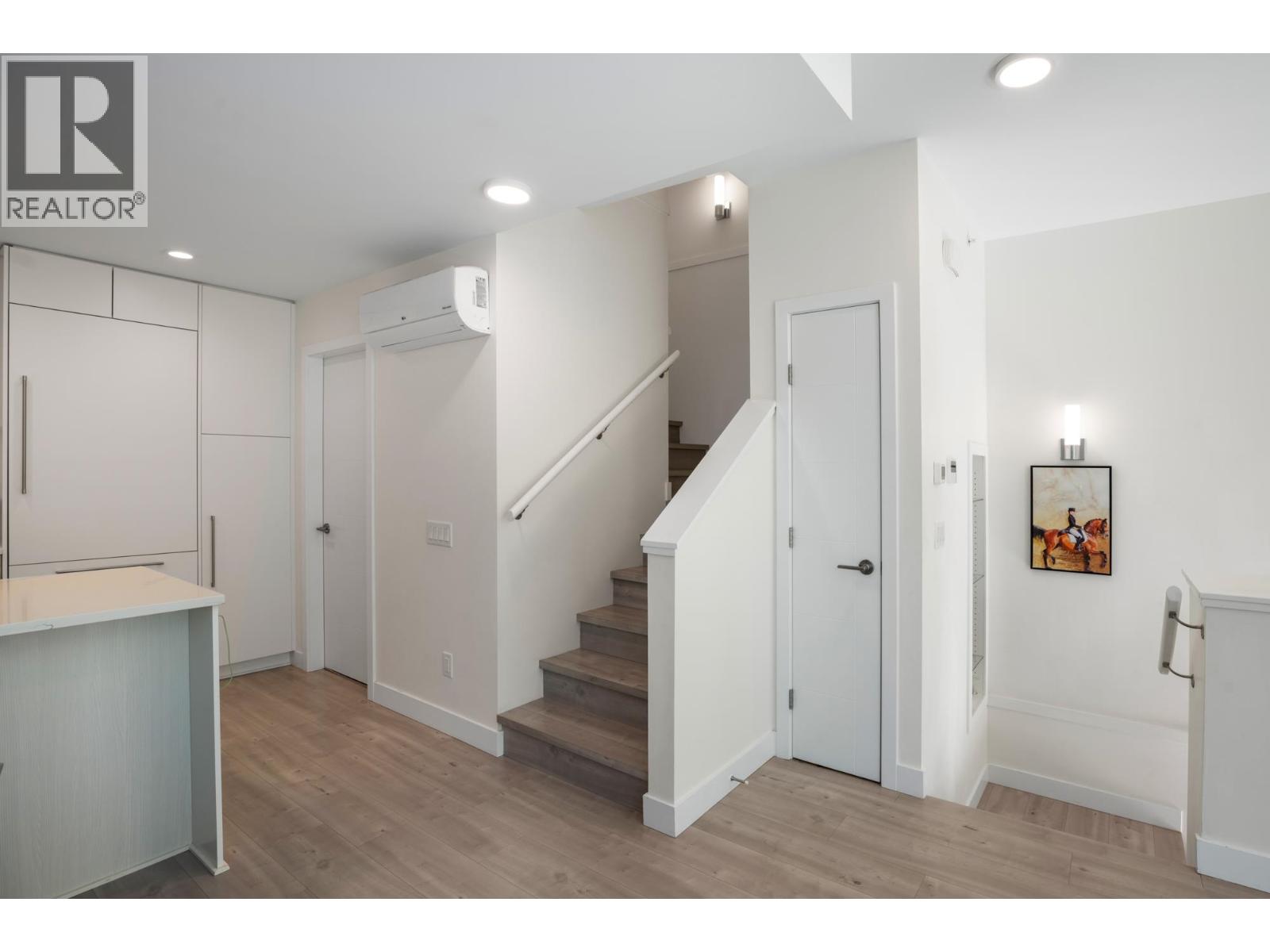 257 2035 GLENAIRE DRIVE, North Vancouver