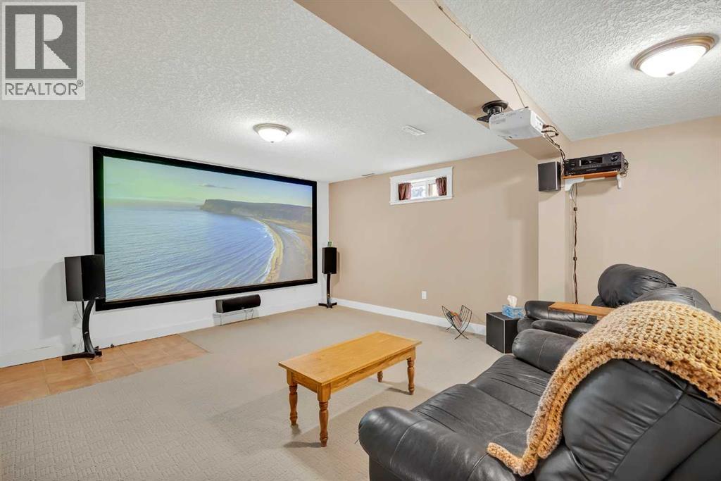 Single Family House Bungalow for Sale in  Dalcastle Crescent NW Dalhousie Calgary 