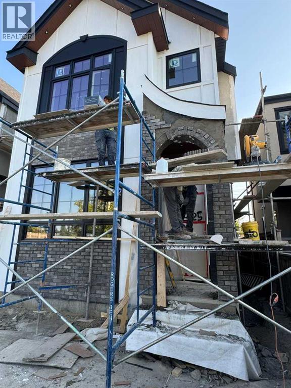Single Family House for Sale in   Avenue SW North Glenmore Park Calgary 
