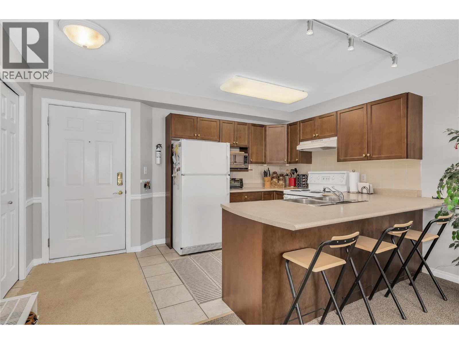 215 Kettleview Road Unit# 402, Big White