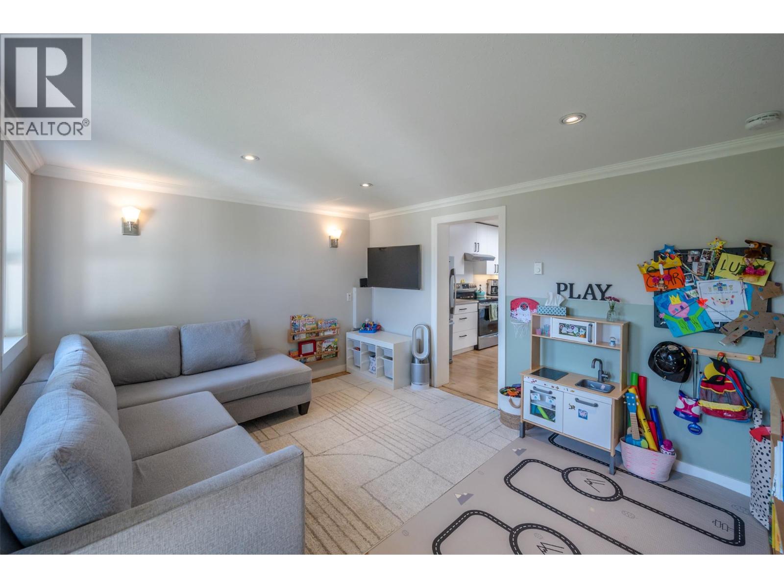  271 Douglas Avenue, Penticton
