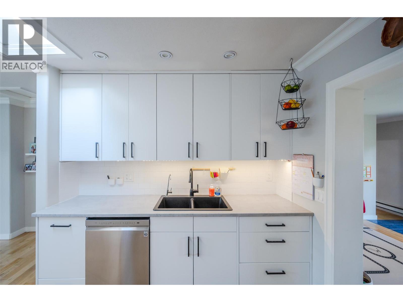  271 Douglas Avenue, Penticton