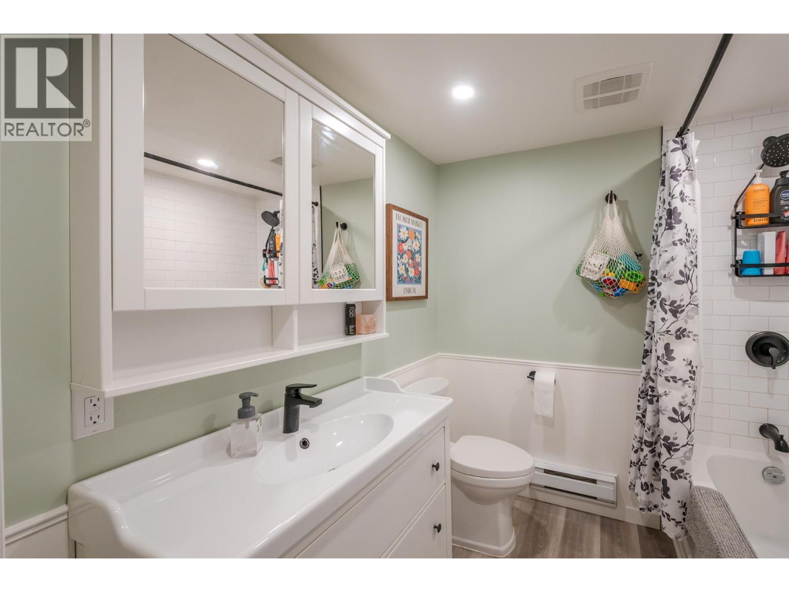  271 Douglas Avenue, Penticton