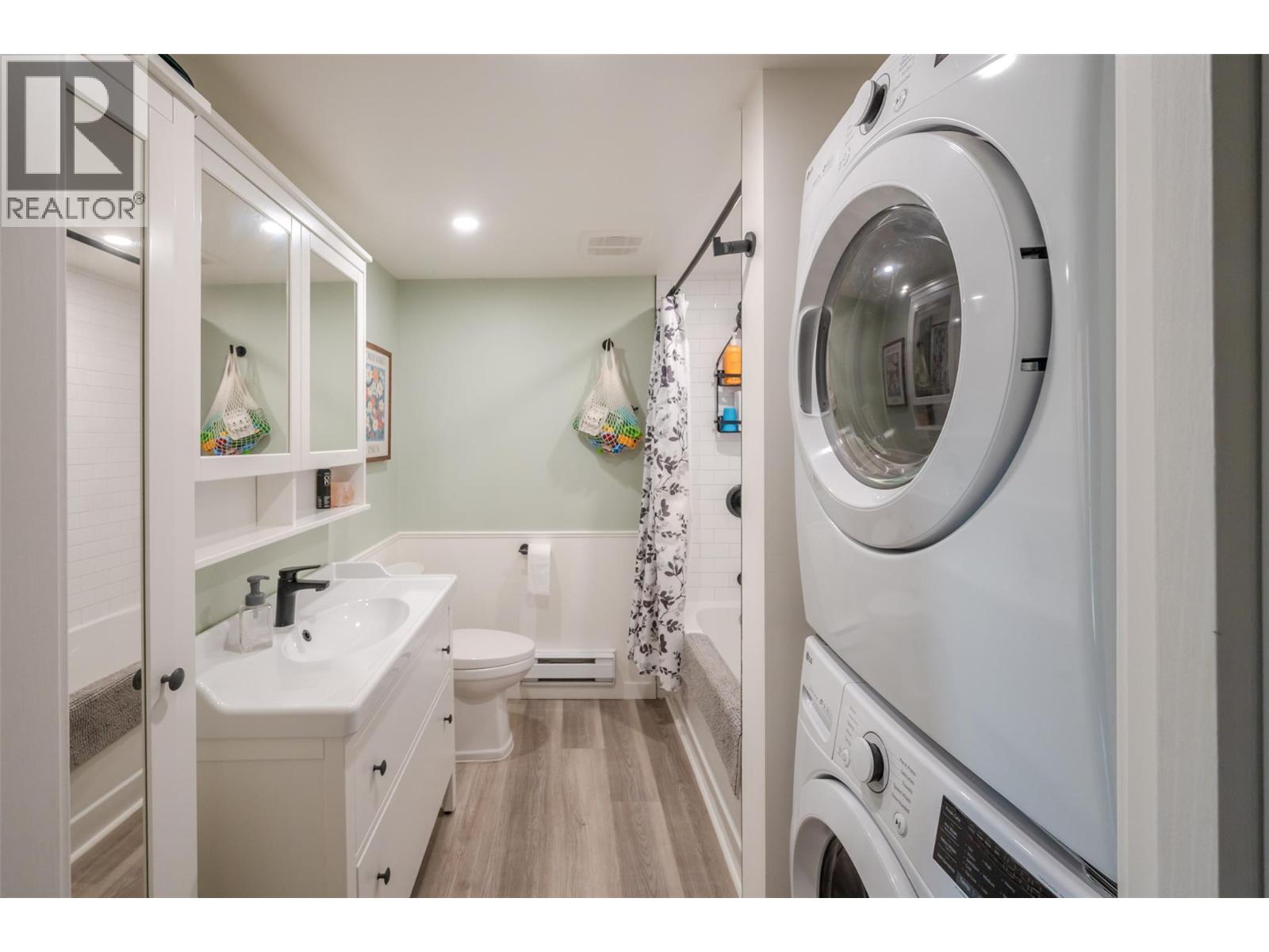  271 Douglas Avenue, Penticton