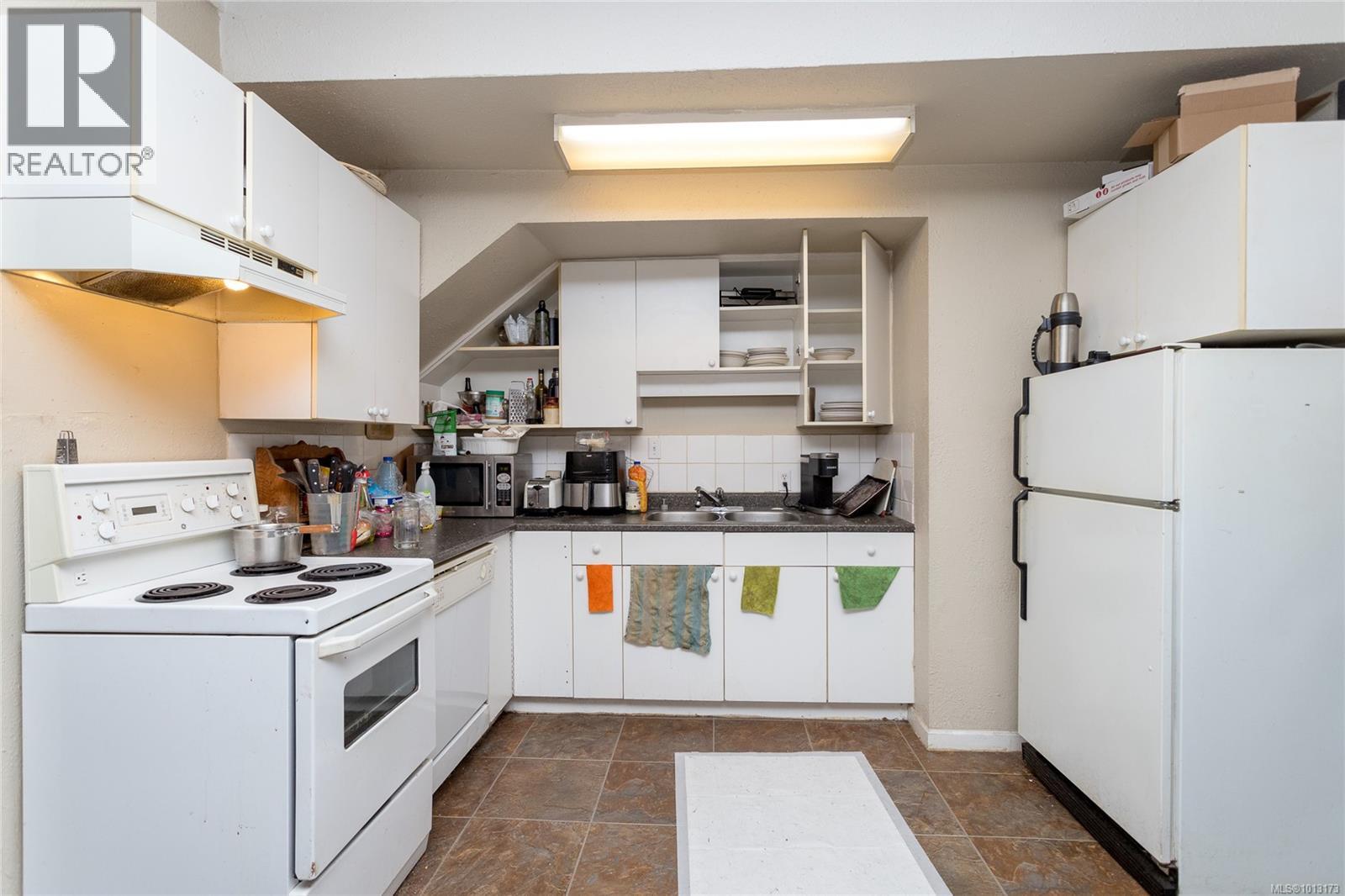  1682 Whiffin Spit Road, Sooke