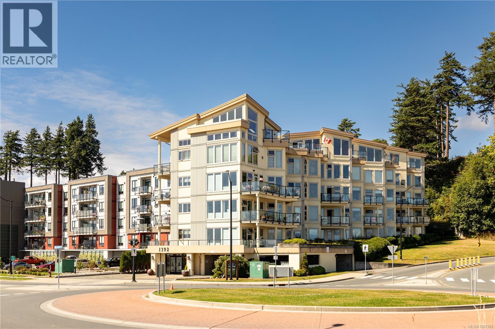 1392 Island Hwy S, Campbell River - Exteriors - Full Complex View - Photo 9