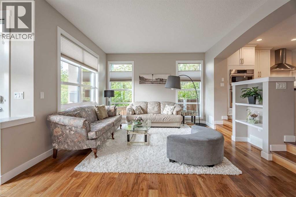 Single Family House for Sale in   Avenue NW West Hillhurst Calgary 