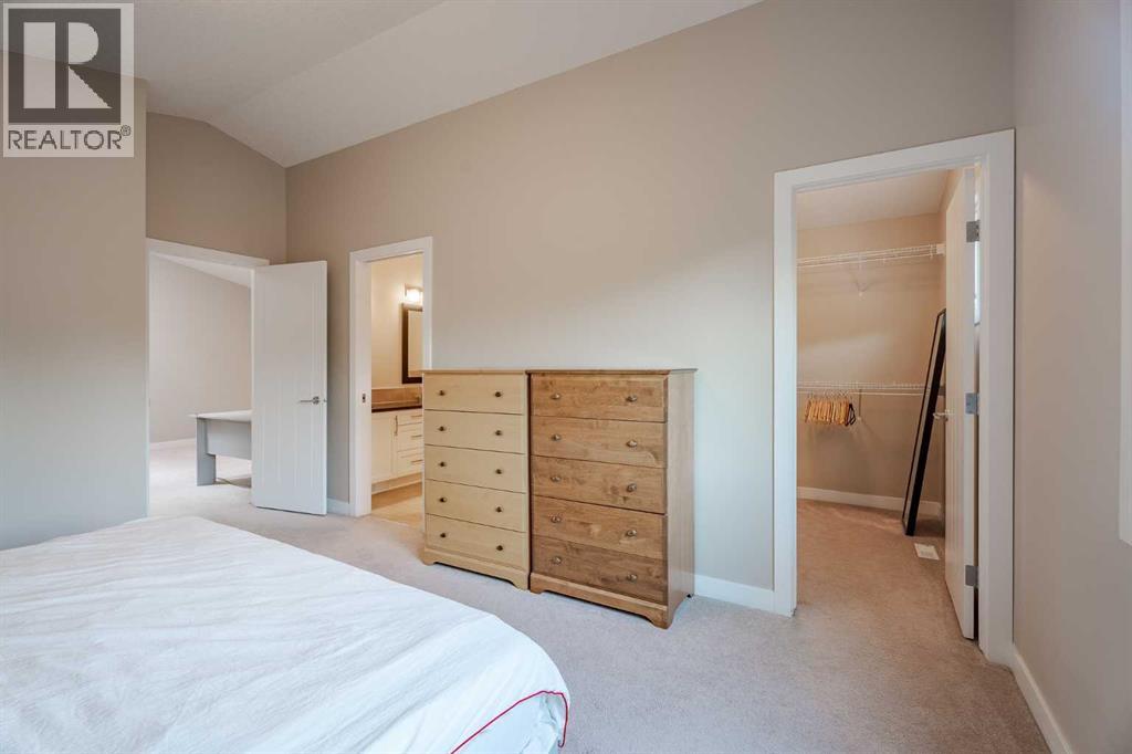Single Family House for Sale in   Avenue NW West Hillhurst Calgary 