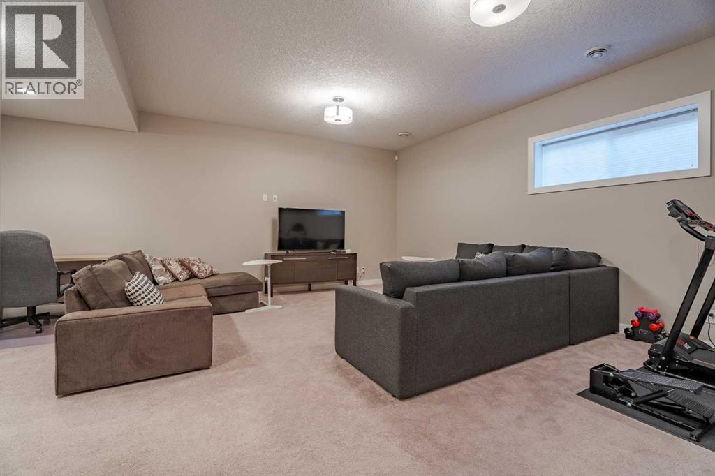 Single Family House for Sale in   Avenue NW West Hillhurst Calgary 