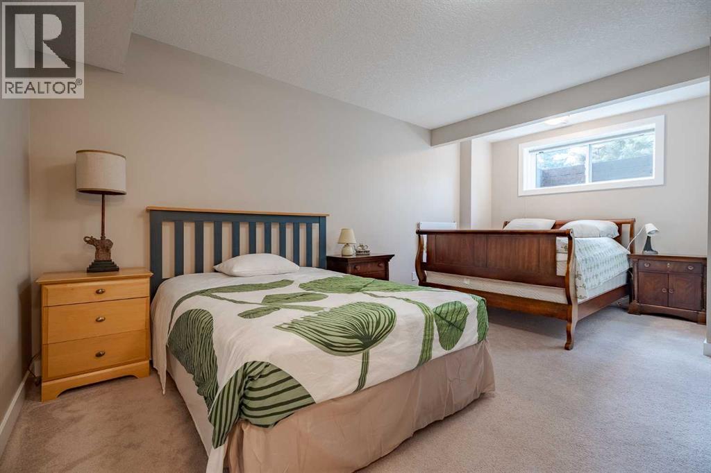 Single Family House for Sale in   Avenue NW West Hillhurst Calgary 